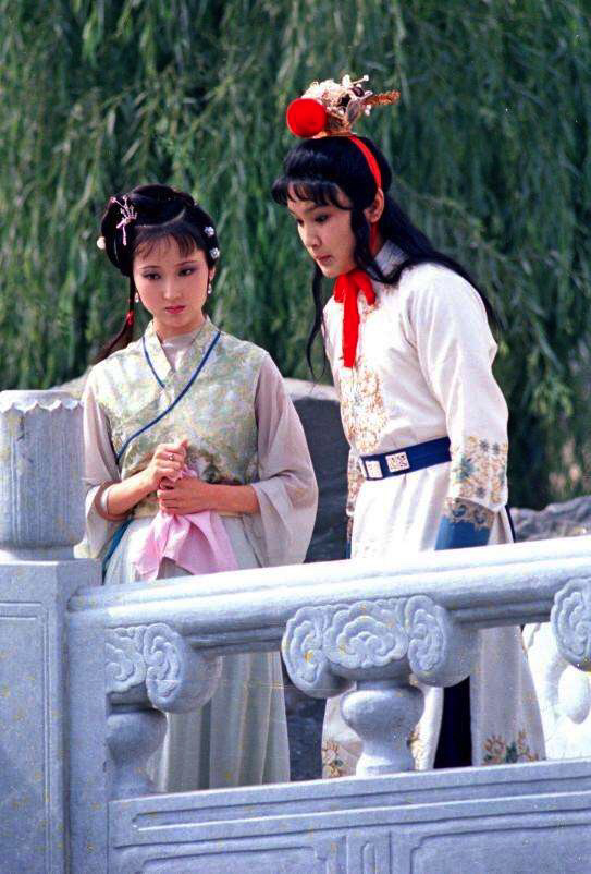 宝黛情定丝帕,最是心有灵犀一点通